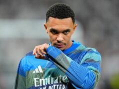 Marcus Rashford vie všetko o treste Trenta Alexandra-Arnolda po rozhodnutí Realu Madrid Trent Alexander-Arnold z Realu Madrid sa rozcvičuje pred zápasom LaLiga EA Sports medzi Realom Madrid CF a Atleticom de Madrid