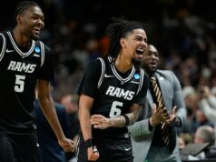 Marec Chaos šialenstva pokračuje, pretože UNC je vyhodená OUT v poslednom prvom kole rozruchu VCU vo štvrtok večer vytvorila historický comeback, aby vypustila UNC z March Madness