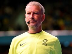 Mark Clattenburg tvrdí, že incident medzi Arsenalom a Chelsea „by mal vždy viesť k penalizácii“ Mark Clattenburg