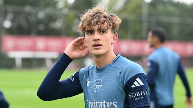 Max Dowman z Arsenalu počas tréningu v Sobha Realty Training Center 23. septembra 2025 v London Colney, Anglicko