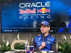 Max Verstappen vyhodí britského novinára z tlačovej konferencie po tom, čo minulý rok prijal výnimku zo svojich otázok a „hlúpy úsmev“ Max Verstappen vyhodil novinára zo svojej tlačovej konferencie, pretože bol citlivý na otázku, ktorú dostal v minulosti