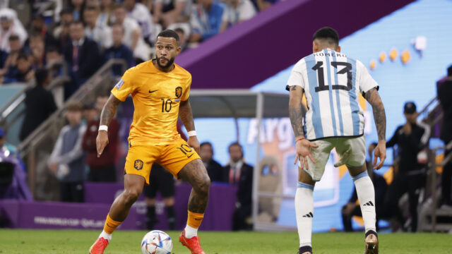 Memphis Depay vydal vyhlásenie po bizarnej chvíli počas zápasu Memphis Depay vydal vyhlásenie po bizarnej chvíli počas zápasu