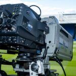 LONDÝN, ANGLICKO - 14. SEPTEMBER: detailný záber na NEP pridáva kameru Canon UHD-DIGISUPER TV počas zápasu Premier League medzi Crystal Palace FC a Leicester City FC v Selhurst Park 14. septembra 2024 v Londýne v Spojenom kráľovstve. (Foto: Sebastian Frej/MB Media/Getty Images)