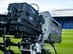 Mená a adresy viac ako 300 používateľov „nebezpečných palíc“, ktoré budú poskytnuté Sky po rozhodnutí súdu LONDÝN, ANGLICKO - 14. SEPTEMBER: detailný záber na NEP pridáva kameru Canon UHD-DIGISUPER TV počas zápasu Premier League medzi Crystal Palace FC a Leicester City FC v Selhurst Park 14. septembra 2024 v Londýne v Spojenom kráľovstve. (Foto: Sebastian Frej/MB Media/Getty Images)