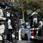 Zložky národnej gardy v blízkosti Ústavu súdnych vied v Jalisco