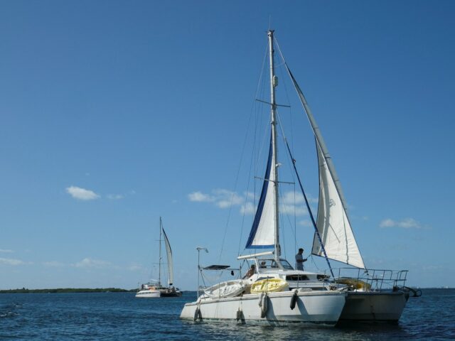 Mexiko začalo pátranie po dvoch nezvestných pomocných lodiach smerujúcich na Kubu | Newsfeed

