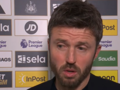 Michael Carrick poskytuje ostrý rozhovor, keď šéf Man Utd odišiel „zranený“ porážkou v Newcastle Michael Carrick hovorí počas rozhovoru