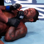 Michael Johnson bol prevezený do nemocnice po brutálnej knockoutovej prehre UFC 326