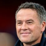 Michael Owen sa usmieva