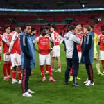 MANCHESTER, ANGLICKO - 10. apríla: Prezentácia Michaela Owena počas zápasu Premier League medzi Manchestrom City a Liverpoolom na štadióne Etihad 10. apríla 2022 v Manchestri v Spojenom kráľovstve. (Foto: Robbie Jay Barratt - AMA/Getty Images)