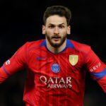 Khvicha Kvaratskhelia oslavuje gól za PSG