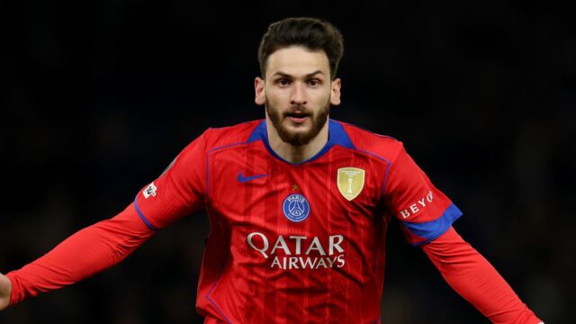 Khvicha Kvaratskhelia oslavuje gól za PSG