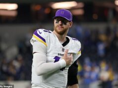 Minnesota Vikings podpísali zmluvu s šampiónom Super Bowlu Carsonom Wentzom, keď pripravili trojstranný súboj o miesto štartu Minnesota Vikings opätovne podpísali ročnú zmluvu s obrancom Carsonom Wentzom