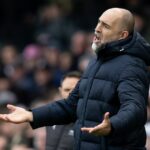 Igor Tudor, manažér Tottenhamu Hotspur, gestikuluje počas zápasu Premier League medzi Fulhamom a Tottenhamom Hotspur