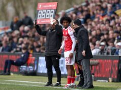 Mladík Arsenalu sa zranil niekoľko dní po svojom seniorskom debute Mladík Arsenalu sa zranil niekoľko dní po svojom seniorskom debute