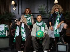 Módny návrhár vytvára limitovanú edíciu finálových šálov Ligového pohára – ako ich získať Módny návrhár vytvára limitovanú edíciu finálových šálov Ligového pohára – ako ich získať