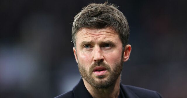 Muž Utd oblečenie priestorový faktor prst a priznanie Carrick bol skutočne 'stiahnutý'|Futbal|Športová aktivita 
