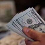 Muž sa priznal k podplácaniu hráčov NCAA 10 000 až 30 000 $ za zápas, aby napravili výsledky