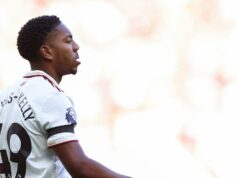 Myles Lewis-Skelly sa pripojil k užšiemu výberu troch hráčov Man Utd, keďže Arsenal uprednostňuje predaj Myles Lewis-Skelly bol spájaný s prestupom do Manchestru United po tom, čo upustil od rozhodovania v Arsenale