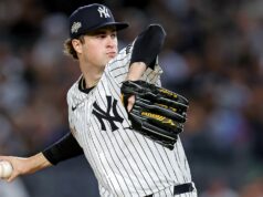 Nadhadzovač Yankees sa zaoberá strašením pavúkov na jarnom tréningu Nadhadzovač Yankees sa zaoberá strašením pavúkov na jarnom tréningu