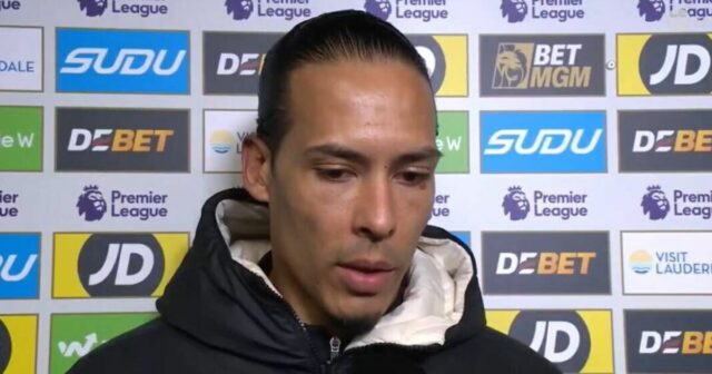 Nahnevaný Virgil van Dijk zavýjal na spoluhráča z Liverpoolu vs Nahnevaný Virgil van Dijk zavýjal na spoluhráča z Liverpoolu vs Wolves, keď duo kritizovalo|Futbal|Športová aktivita