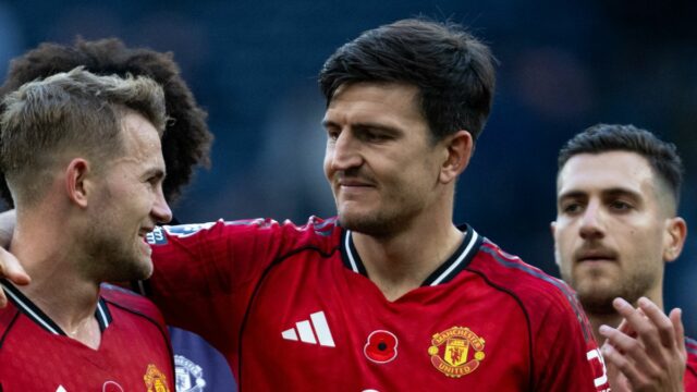 Matthijs de Ligt a Harry Maguire z Manchestru United počas zápasu Premier League medzi Tottenhamom Hotspur a Manchestrom United