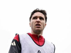 Najnovšia rana Federica Chiesu a budúcnosť Liverpoolu po tom, čo Arne Slot prijal nešťastie KIRKBY, ANGLICKO – 26. FEBRUÁRA: (VYCHÁDZA SLNKO, VONKA SLNKO) Federico Chiesa z Liverpoolu počas tréningu v AXA Training Center 26. februára 2026 v Kirkby v Anglicku. (Foto: Andrew Powell/Liverpool FC cez Getty Images)