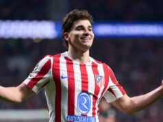 Najnovšie z Arsenalu: Julian Alvarez pripravil novú ponuku ako prvotriednu žiadosť o prestup Mikel Arteta, manažér Arsenalu a Andrea Berta, športový riaditeľ Arsenalu, oslavujú po zápase štvrťfinále UEFA Champions League 2024/25 medzi Arsenal FC a Real Madrid CF na štadióne Arsenal 8. apríla 2025