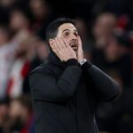 LONDÝN, ANGLICKO - 17. marca: Mikel Arteta, manažér Arsenalu, reaguje počas zápasu 2. kola 16. kola Ligy majstrov UEFA 2025/26 medzi Arsenal FC a Bayer 04 Leverkusen na Arsenal Stadium 17. marca 2026 v Londýne v Anglicku. (Foto: Justin Setterfield/Getty Images)