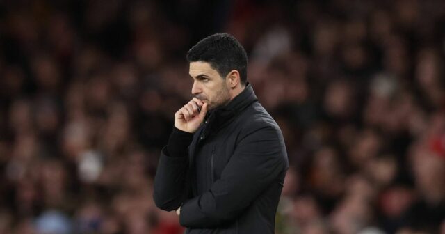 LONDÝN, ANGLICKO - 1. marca: Mikel Arteta, manažér / hlavný tréner Arsenalu, reaguje počas zápasu Premier League medzi Arsenalom a Chelsea na Emirates Stadium 1. marca 2026 v Londýne v Anglicku. (Foto Catherine Ivill - AMA/Getty Images)