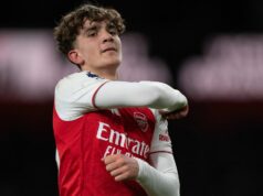 Najnovšie z Arsenalu: Otec Maxa Dowmana kritizuje trénera, keď podpisuje zmluvu na 34 miliónov libier Max Dowman oslavuje strelenie druhého gólu Arsenalu počas zápasu Premier League medzi Arsenalom a Evertonom na Emirates Stadium 14. marca 2026 v Londýne v Spojenom kráľovstve.