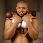Britská boxerská hviezda Chris Eubank Jr sa podelil o radostnú správu, že sa stal otcom dvojčiat, pričom tento míľnik odhalil v dojímavom príspevku na sociálnej sieti.