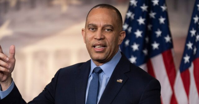 Najvyšší demokrat v Snemovni reprezentantov USA kritizuje Trumpovu „bezohľadnú vojnu Najvyšší demokrat v Snemovni reprezentantov USA kritizuje Trumpovu „bezohľadnú vojnu volieb“ | politika