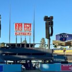 Nápisy hovoria Uniqlo Field. Naďalej budete hovoriť Dodger Stadium