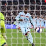 Talian Andrea Pirlo prepískol penaltu v strede ponad anglického brankára Joea Harta na Euro 2012.