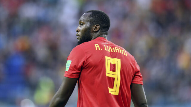 Neapol chce uplatniť disciplinárne opatrenia voči bývalej hviezde Manchestru United Neapol chce uplatniť disciplinárne opatrenia voči bývalej hviezde Manchestru United