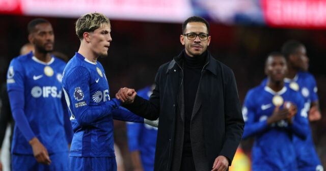 'Nerozumiem' - Liam Rosenior bol zmätený z liečby Alejandra Garnacha Liam Rosenior a Alejandro Garnacho