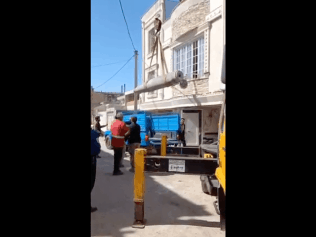 Nevybuchnutá strela vytiahnutá z domu v západnom Iráne | Zbrane
