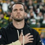 New York Jets zvažuje stiahnutie veteránskeho rozohrávača Dereka Carra z dôchodku