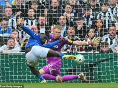 Newcastle 1-2 Sunderland: Brian Brobbey vedie hostiteľov, ktorí chcú napísať svoje meno do folklórneho derby Tyne-Wear – keď sa vyrovnanosť Newcastlu vyparí a znásobí týždeň nočnej mory Eddieho Howea Newcastle 1-2 Sunderland: Brian Brobbey vedie hostiteľov, ktorí chcú napísať svoje meno do folklórneho derby Tyne-Wear - keď sa vyrovnanosť Newcastlu vyparí a znásobí týždeň nočnej mory Eddieho Howea