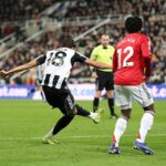 Úžasný zásah Williama Osulu v nadstavenom čase priniesol Newcastlu víťazstvo nad Man United
