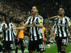 Newcastle dáva nádej na nadchádzajúcu sezónu, keďže Carrickove najväčšie problémy Man Utd sa vyjasňujú Víťaz mesta Osula vyvolal nepokoj v rušnom parku St James' (Action Images cez Reuters)