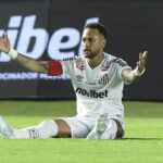 Neymar bol stiahnutý zo zápasu Santosu s Mirassolom pre pretrvávajúcu svalovú únavu