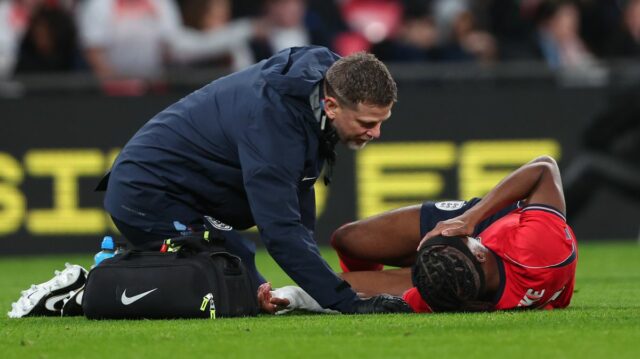 Noni Madueke odišiel do Anglicka, pretože Arsenal odišiel so SEDMIMI Noni Madueke odišiel do Anglicka, pretože Arsenal odišiel so SEDMIMI problémami so zraneniami