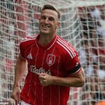 Chris Wood strelil v minulej sezóne 20 gólov a Forest sa bez neho zúfalo trápil