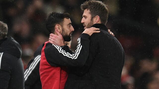 Bruno Fernandes a Michael Carrick po zápase Manchestru United