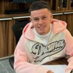 Nová zmluva Kaia Rooneyho, zákaz nosenia vlastných topánok, odpoveď na „ponuku“ Man Utd