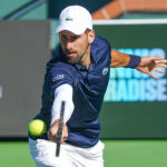 Novak Djokovič strieľal proti Kamilovi Majchrzakovi na turnaji BNP Paribas Open v Indian Wells v Kalifornii 7. marca 2026.