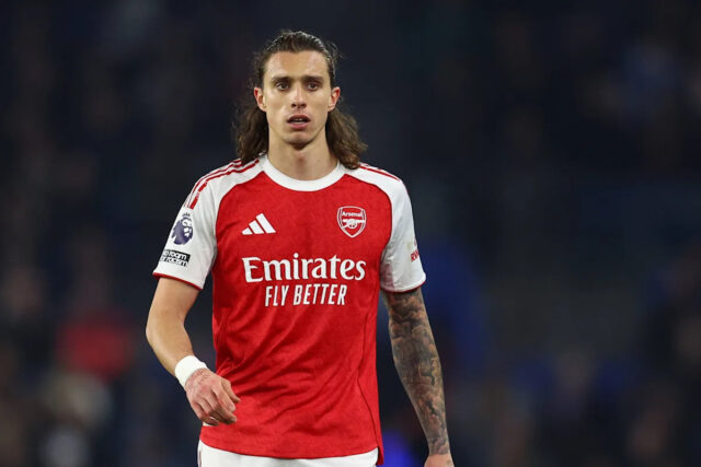 Obranca Arsenalu nebude môcť odísť napriek záujmu talianskych gigantov
