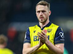 Obranca Oxfordu Long podpísal novú zmluvu Obranca Oxfordu Long podpísal novú zmluvu